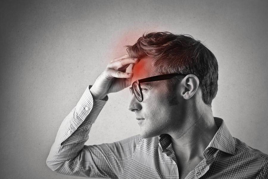 Δυνατός πονοκέφαλος: 3 περιπτώσεις που επιβάλλεται να πάτε στο νοσοκομείο