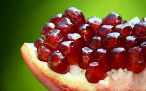 An_opened_pomegranate-612x382