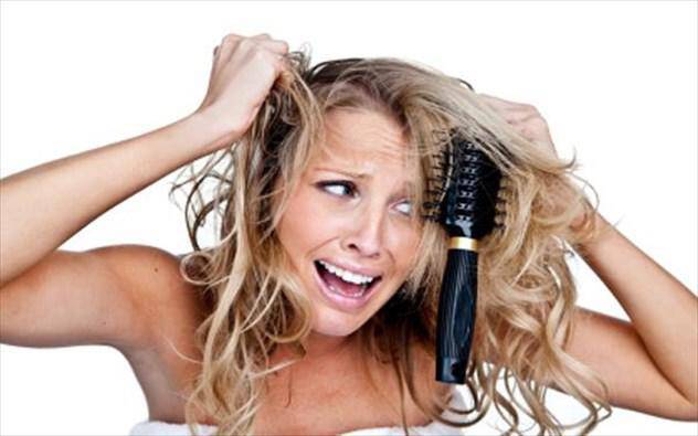 8 γυναικείοι μύθοι για τα αδύναμα μαλλιά