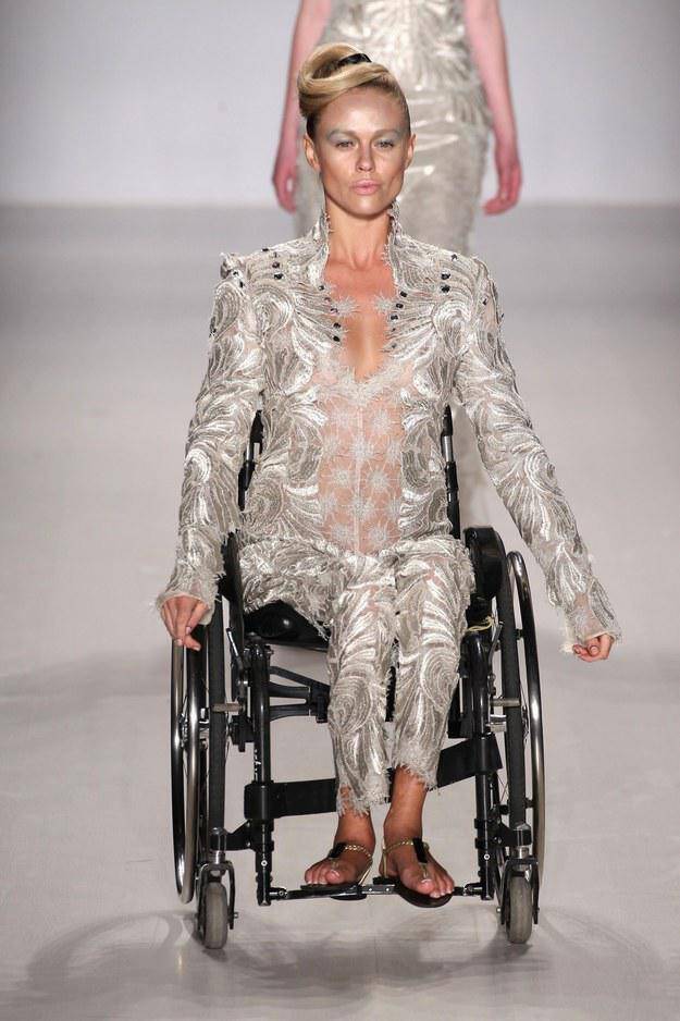 Για πρώτη φορά μοντέλα με αναπηρίες ανεβαίνουν στη πασαρέλα της Νέας Υόρκης