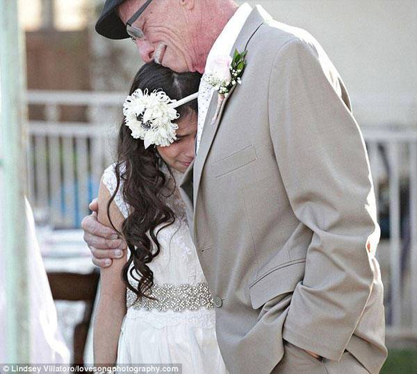 Κανείς δεν θα μπορέσει ποτέ να ξεχάσει τι έκανε αυτός ο ετοιμοθάνατος πατέρας για την κόρη του..