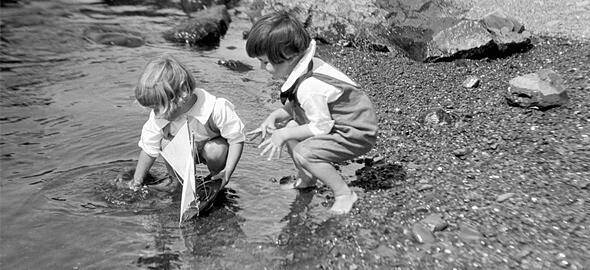 Πώς έπαιζαν τα παιδιά πριν το Internet: Ένα υπέροχο φωτογραφικό αφιέρωμα