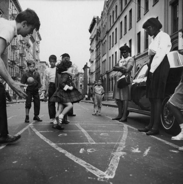 Πώς έπαιζαν τα παιδιά πριν το Internet: Ένα υπέροχο φωτογραφικό αφιέρωμα