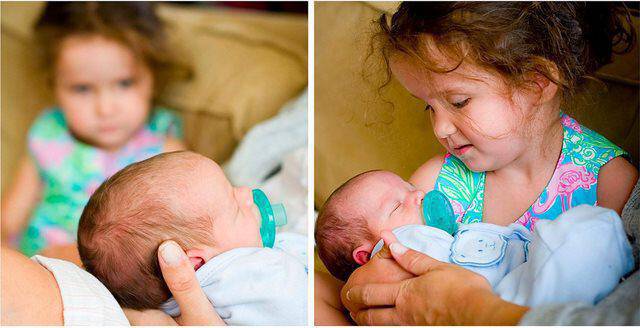 22 υπέροχες φωτογραφίες παιδιών που βλέπουν τα μωρά αδελφάκια τους για πρώτη φορά!