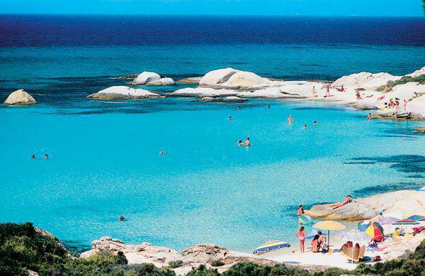 Οι καλύτερες «στεριανές» παραλίες της Ελλάδας! Εκεί όπου μπορείτε να φτάσετε και χωρίς ακτοπλοϊκά εισιτήρια.