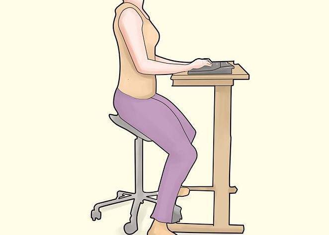 Πώς να κάθεστε στο γραφείο για να μην έχετε ορθοπεδικά προβλήματα (εικόνες παραδείγματα)