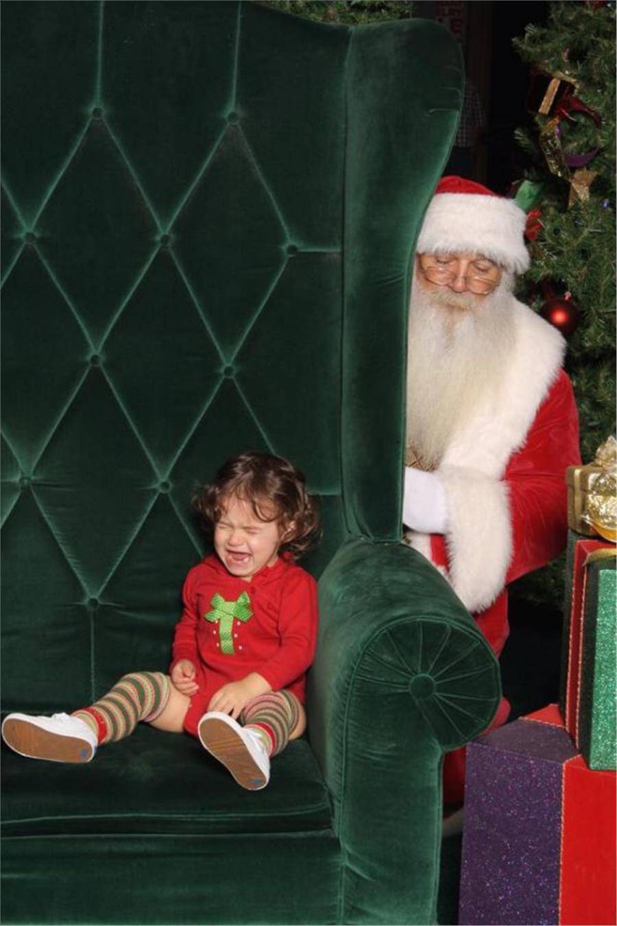 To μόνο πράγμα που μπορεί να ανατρέψει το Χριστουγεννιάτικο σκηνικό είναι απλά... ένα παιδί