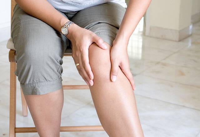 Τι φανερώνει ο πόνος στο γόνατο όταν ανεβαίνετε σκάλες
