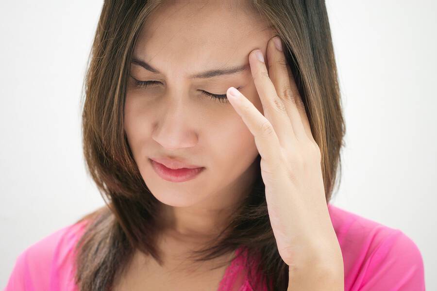 Πονοκέφαλος λόγω στρες: 3 τρόποι για να τον ξεπεράσετε
