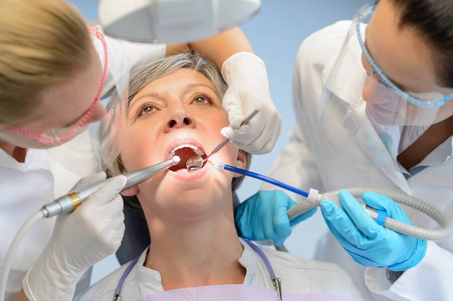 Τα δόντια των γυναικών δείχνουν αν κινδυνεύουν από πρόωρο θάνατο