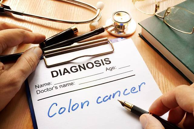 Καρκίνος παχέος εντέρου: Παράγοντες κινδύνου, συμπτώματα & έξι τρόποι να προστατευτείτε