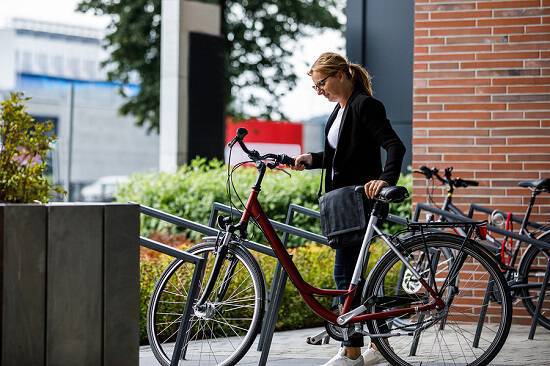 Πόσα κιλά θα χάσετε αν πηγαίνετε με το ποδήλατο στη δουλειά