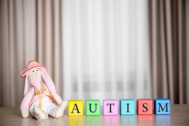 Αυτισμός: Ποια είναι τα συμπτώματα ανά ηλικία - Προσυμπτωματικά Ερωτηματολόγια Συμπεριφοράς