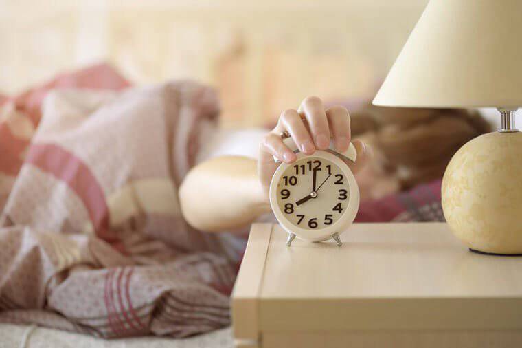 Αϋπνίες: 8 απίθανοι λόγοι που δεν μπορείτε να κοιμηθείτε το βράδυ