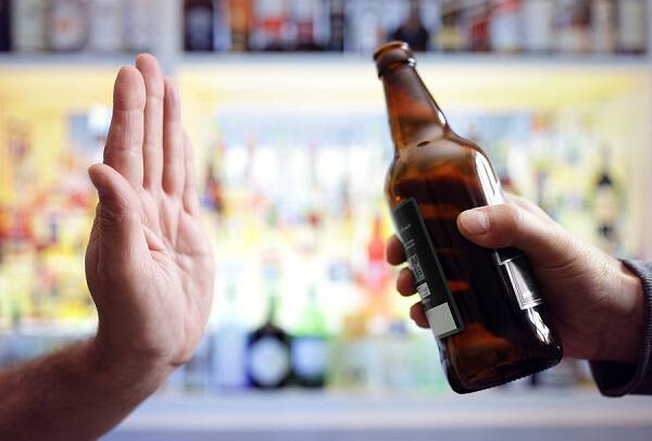 Αλκοόλ: Σε ποια ποσότητα αυξάνει τον κίνδυνο περιοδοντίτιδας, καρκίνου, καρδιοπάθειας