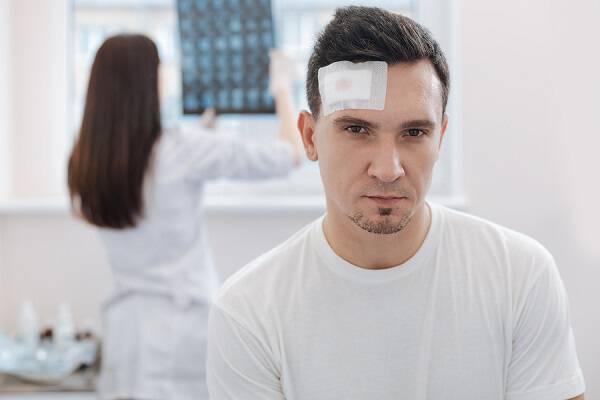 Πάρκινσον: Ακόμη και μία μόνο διάσειση στο κεφάλι μπορεί να αυξήσει τον κίνδυνο