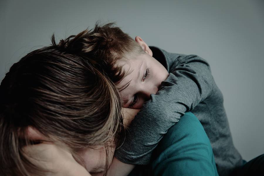 Απώλεια γονιού: Πώς να μιλήσετε στα παιδιά & πώς να προχωρήσετε στη ζωή σας