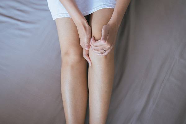 Πόνος στο γόνατο: Πότε δείχνει τενοντίτιδα, ρήξη μηνίσκου, αρθρίτιδα