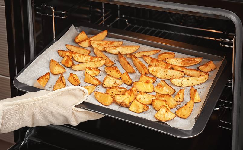 Πατάτες: Πόσες θερμίδες έχουν & ποιος είναι ο πιο υγιεινός τρόπος μαγειρέματος