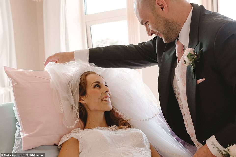 Despite her heartbreaking diagnosis Samantha beamed on her big day, and continued to smile throughout her battle with cancerÃÂ 