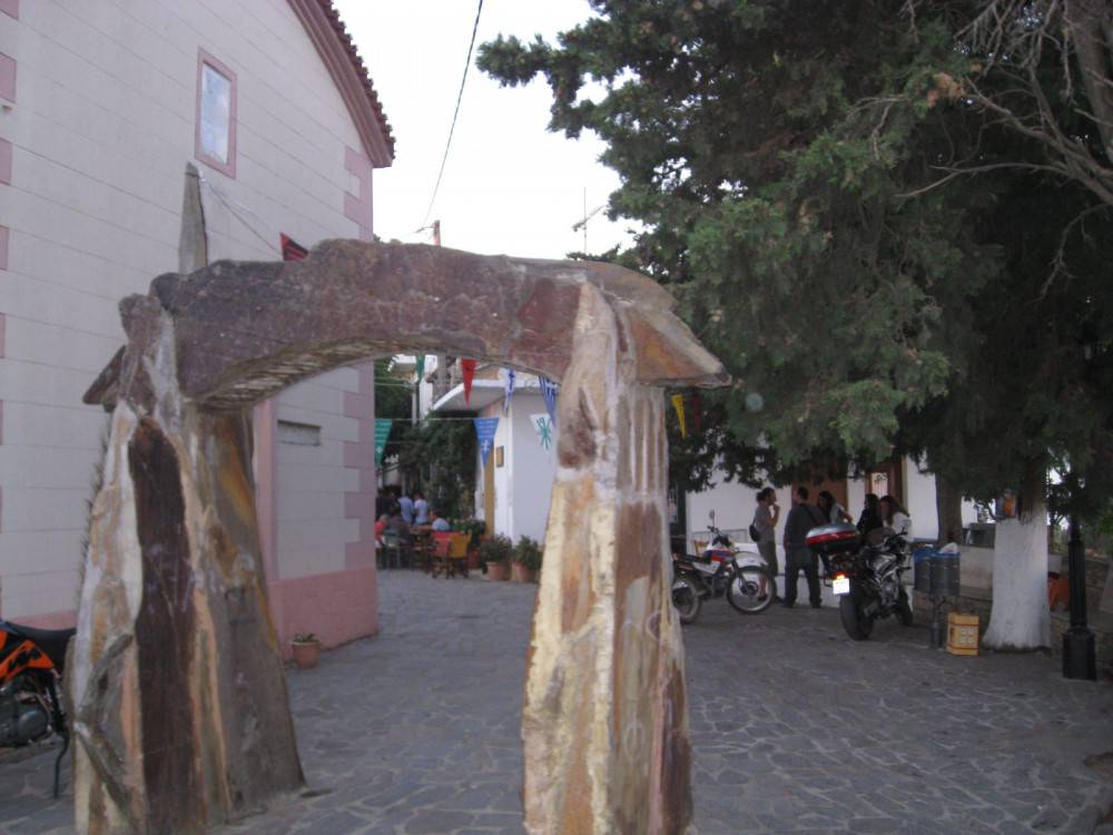 Το μοναδικό ελληνικό χωριό που τα μαγαζιά ανοίγουν στις 11 το βράδυ και κλείνουν το πρωί - Εικόνα 7