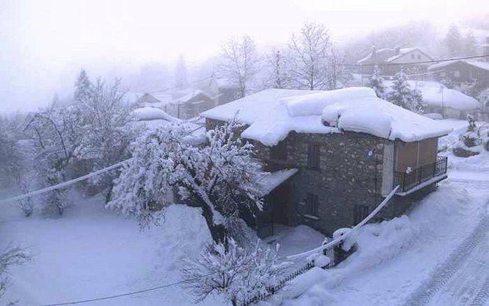 dinfo.gr - 30 μαγικές φωτογραφίες που αποδεικνύουν ότι η Ελλάδα γίνεται πιο όμορφη όταν χιονίζει.. 