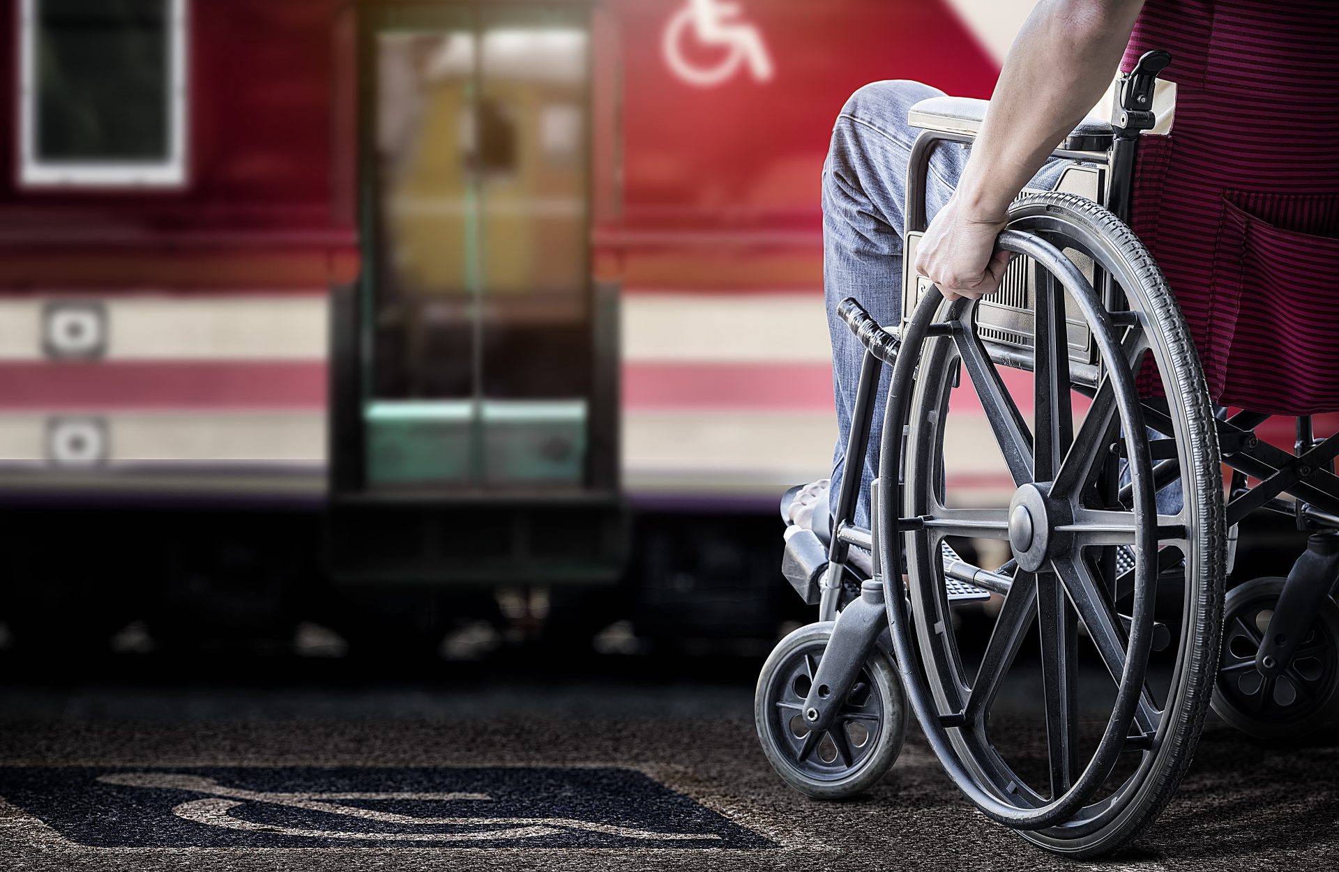 Δε φταίνε τα άτομα με αναπηρίες που χτίσαμε και ζούμε σε κοινωνίες ανάπηρες! Καιρός να τις αλλάξουμε!